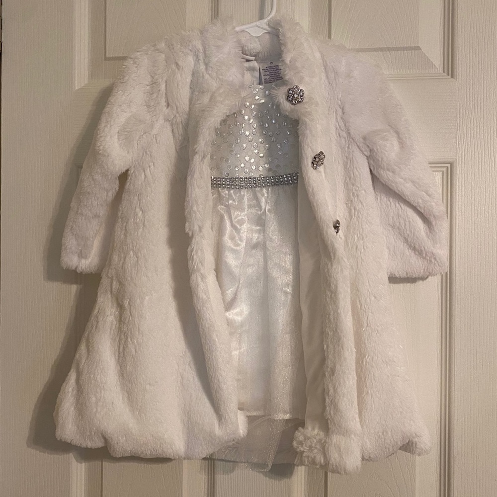 Beautiful blueberri boulevard white coat and dress